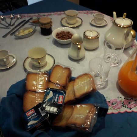 Bed And Breakfast Silvana Taranto Bagian luar foto