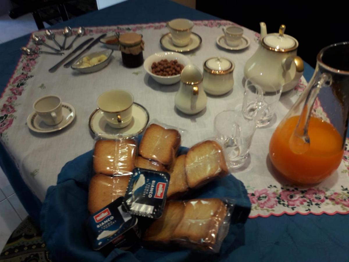 Bed And Breakfast Silvana Taranto Bagian luar foto