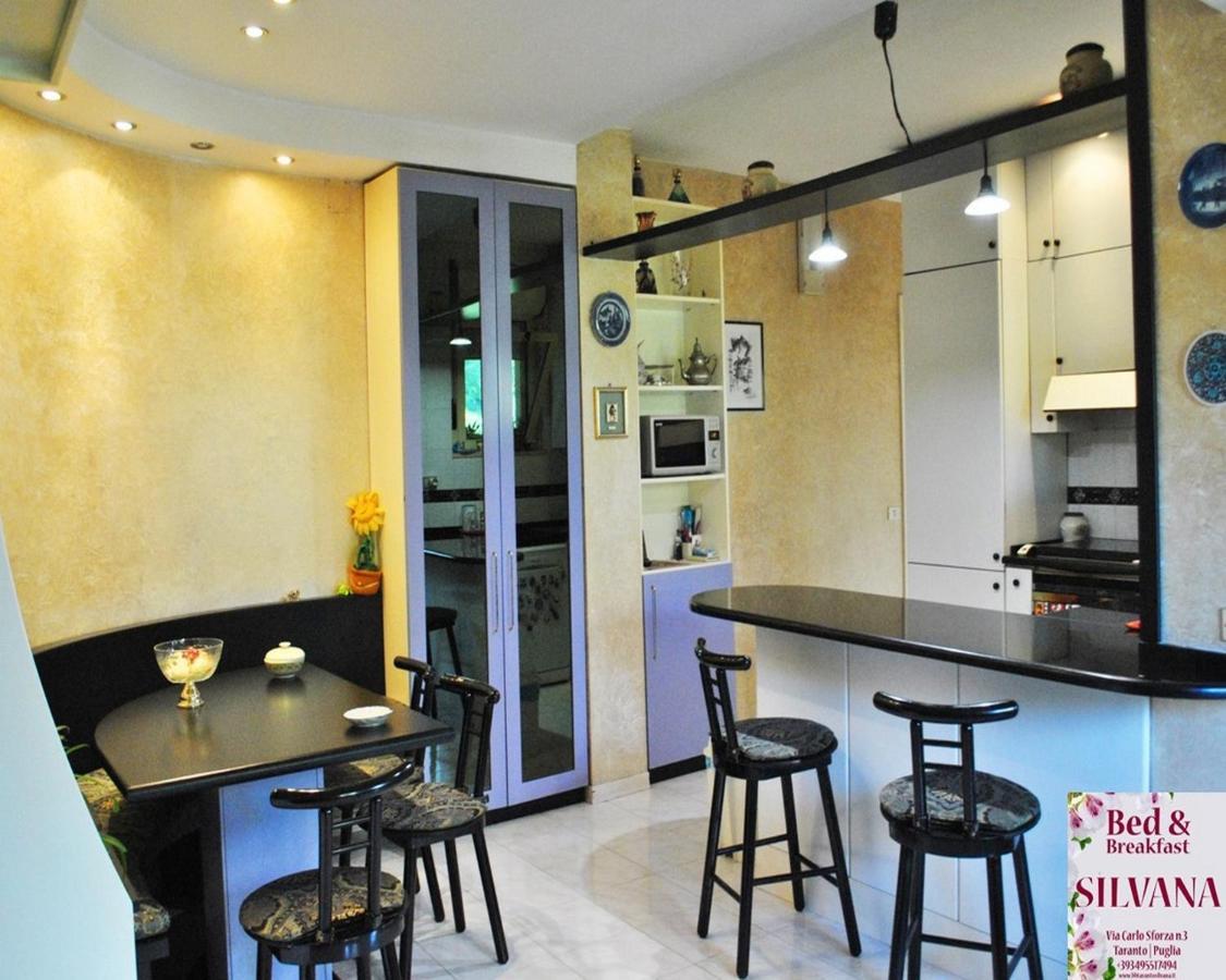 Bed And Breakfast Silvana Taranto Bagian luar foto