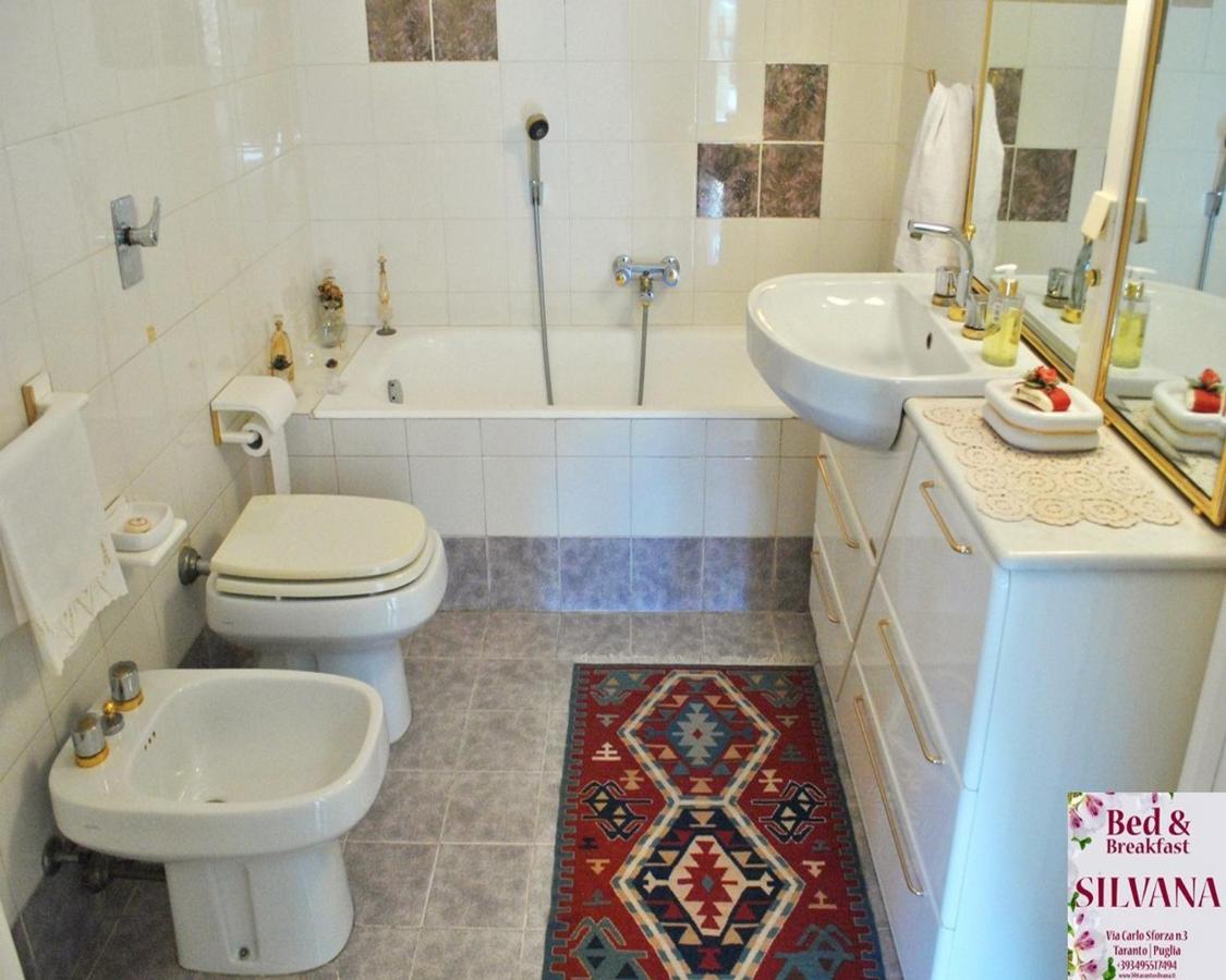 Bed And Breakfast Silvana Taranto Bagian luar foto