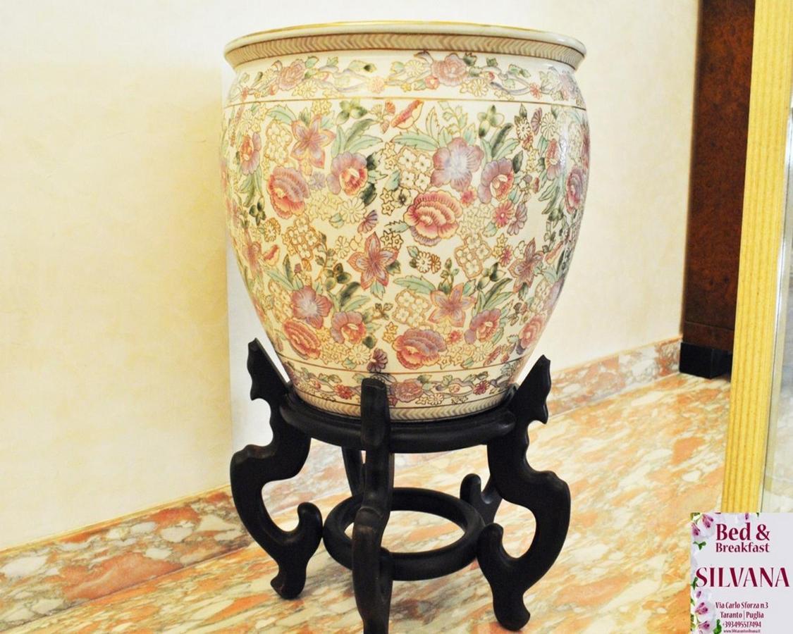Bed And Breakfast Silvana Taranto Bagian luar foto