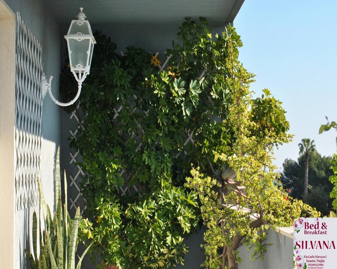 Bed And Breakfast Silvana Taranto Bagian luar foto