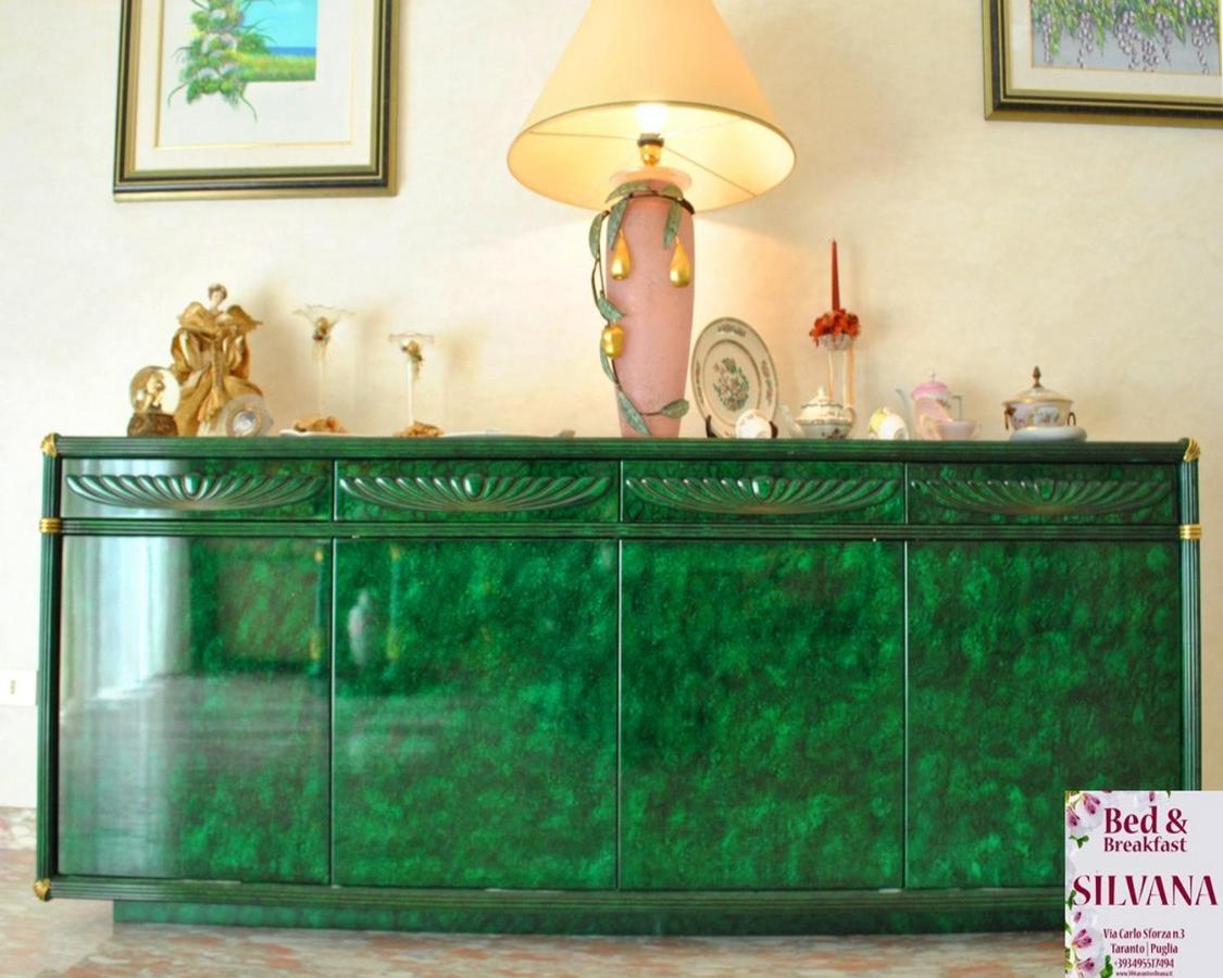 Bed And Breakfast Silvana Taranto Bagian luar foto
